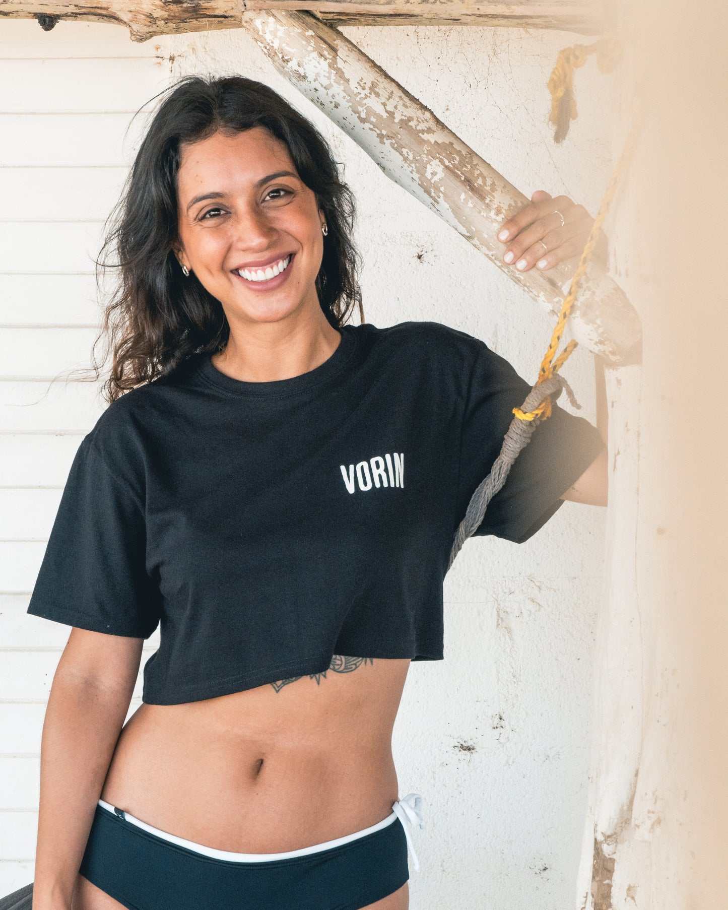 Crop Top Vorin "NOT LIKES" | Negro